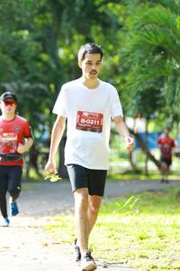 BIB: 0211
                            <button type="button" onclick="openModal(5126585)" class="btn btn-primary btn-sm float-right btn-popup" data-toggle="modal" data-target=".modal-high-quality">
                        <i class="fas fa-shopping-cart"></i> Add to Cart
                    </button>
                                            <button type="button" onclick="isThisMe(5126585, true)" class="btn btn-success btn-sm float-right btn-popup btn-isme hidden" data-toggle="tooltip" data-placement="bottom" title="นี่คือรูปของคุณใช่ไหม คลิกที่นี่เพื่อเอาเข้าอัลบั้ม">
                        <i class="fas fa-plus"></i> Add to album
                    </button>
                    <button type="button" onclick="isThisMe(5126585, false)" class="btn btn-warning btn-sm float-right btn-popup btn-isnotme hidden">
                        <i class="fas fa-ban"></i> Remove from album
                    </button>